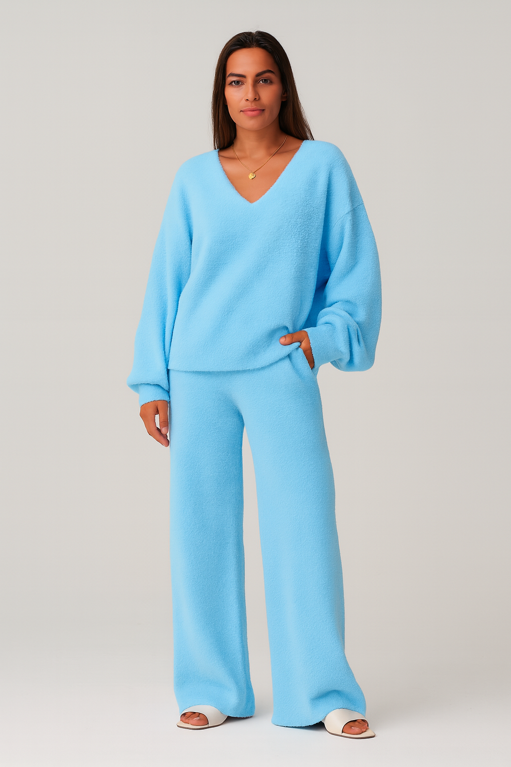 Women Matching Set – V-Neck Lounge Style, Warm & Elegant